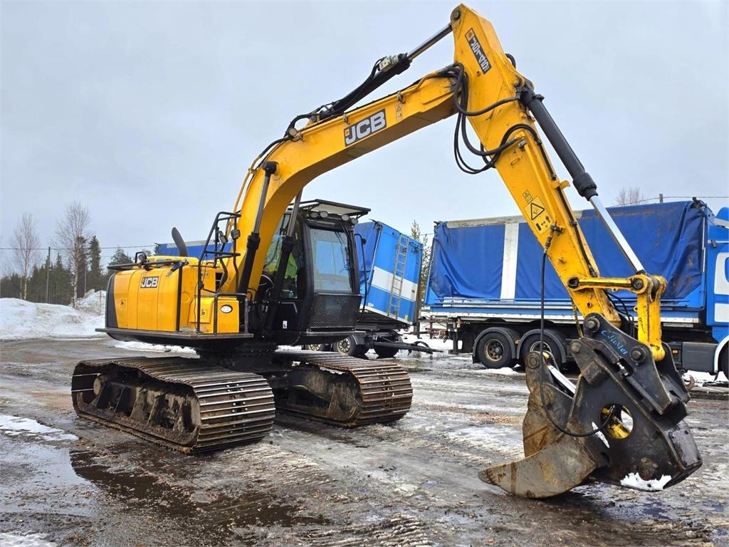 JCB Metsäalustainen JS145HD, Webasto