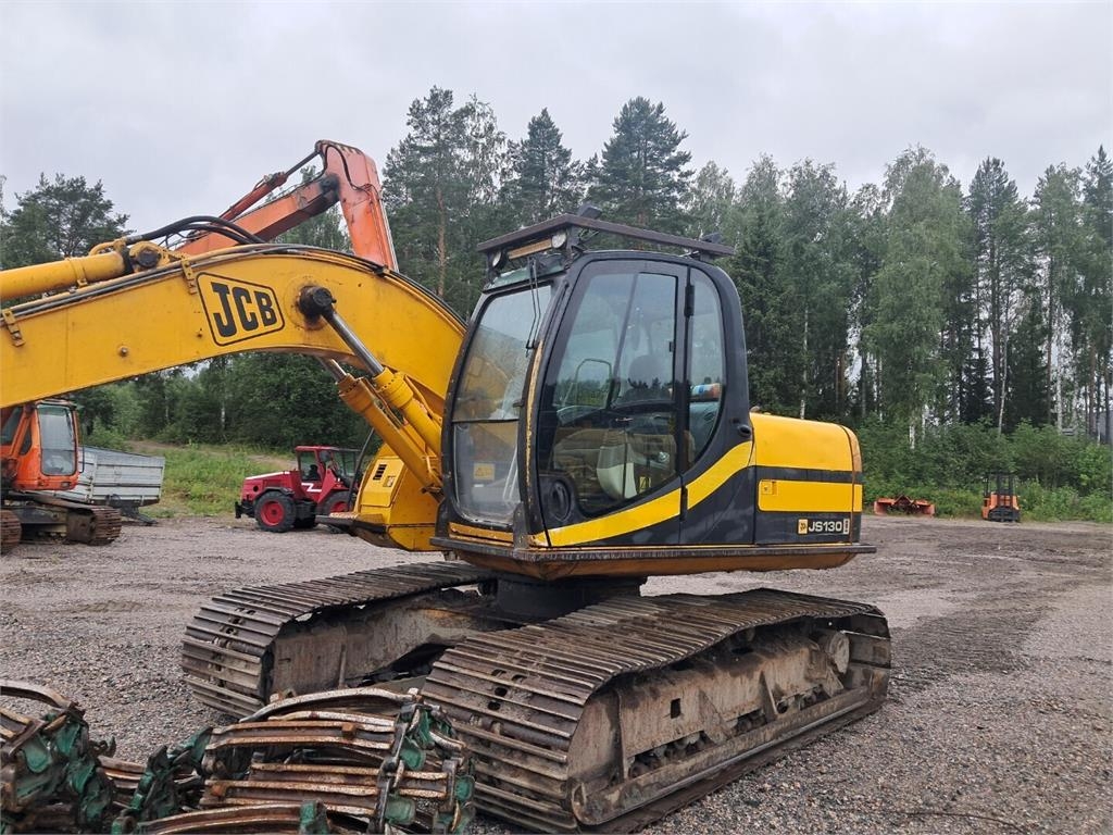 JCB Myyty ostetaan koneita yms