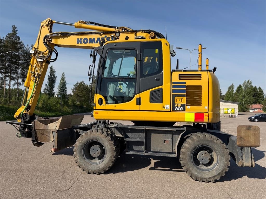 Komatsu PW148-10