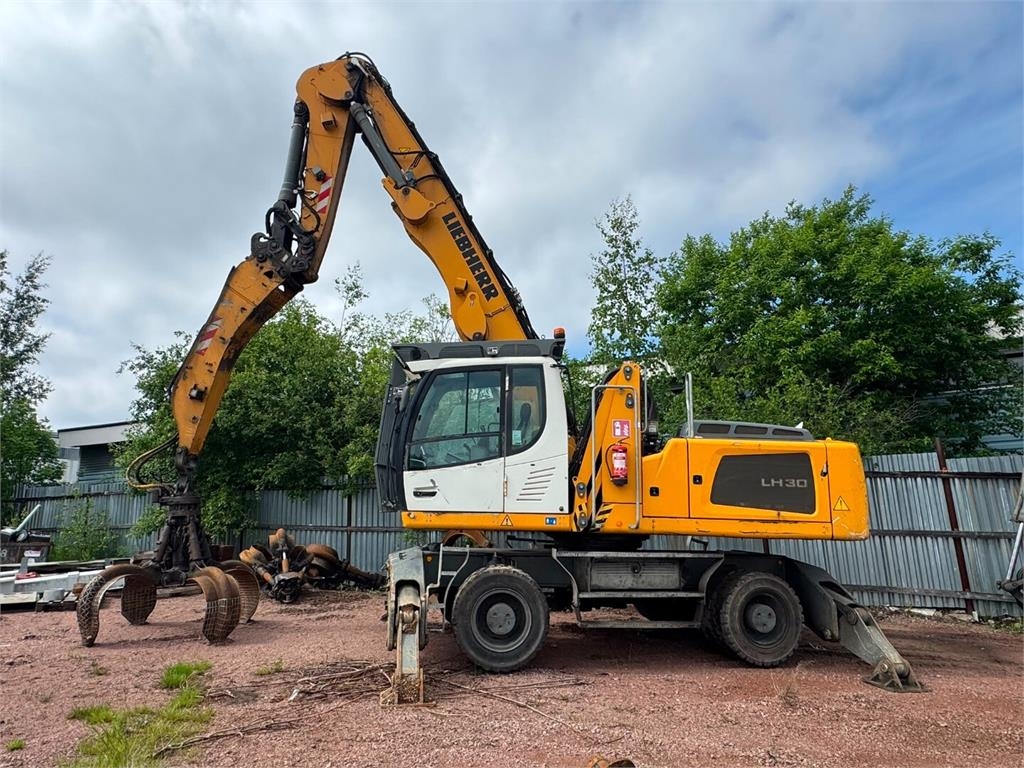 Liebherr LH 30 M