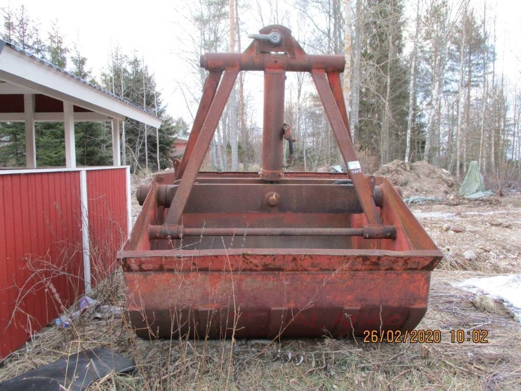 Maakauha massiivinen