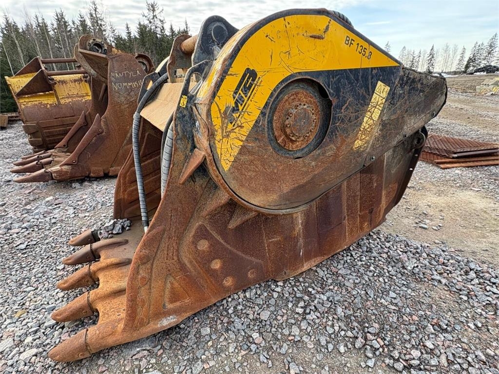 MB Crusher BF 135.8