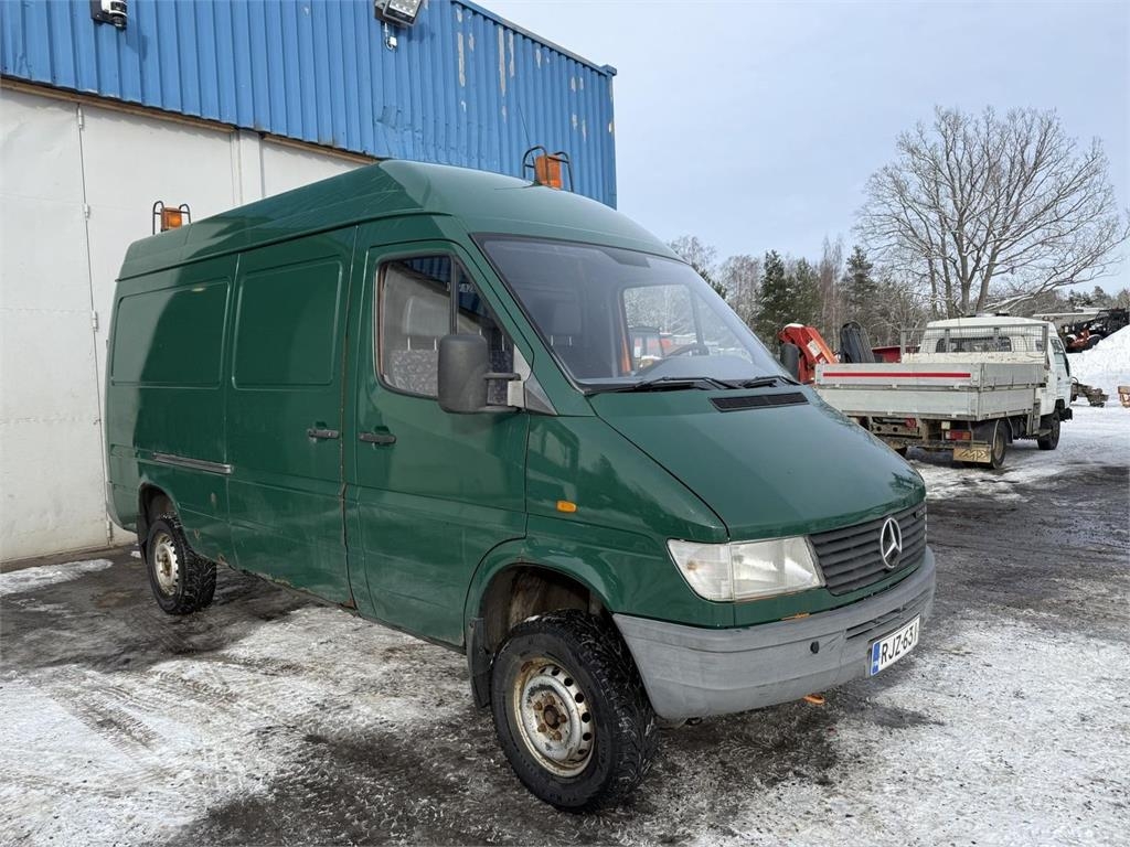 Mercedes-Benz Sprinter 312 D 4x4 manuaali