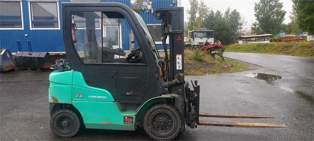 Mitsubishi FD25N sauberer Dieselstapler kuva 7