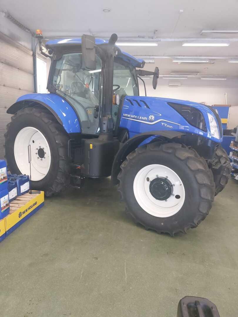 New Holland T7.210
