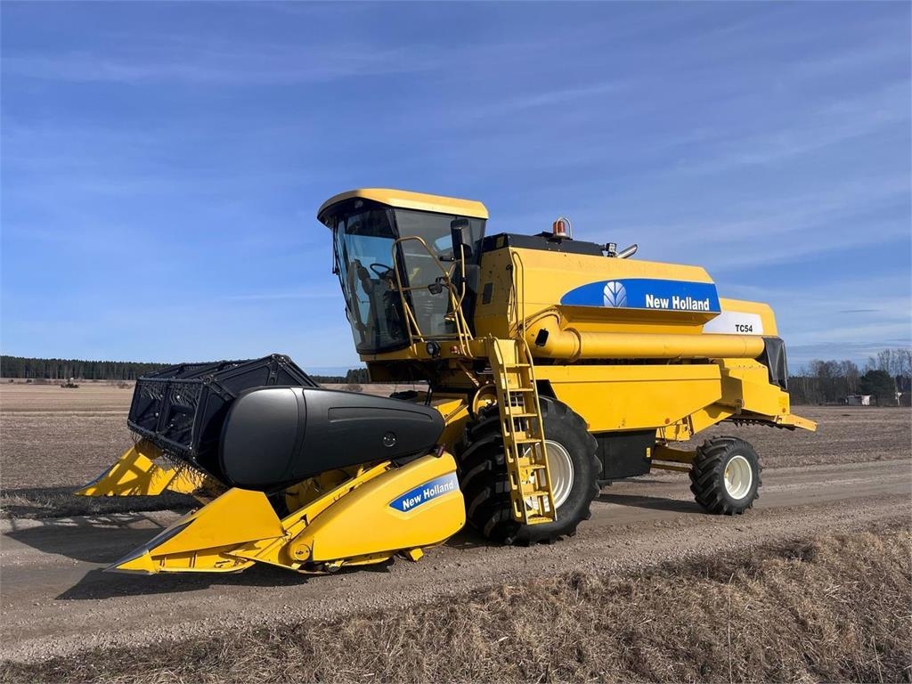 New Holland TC54