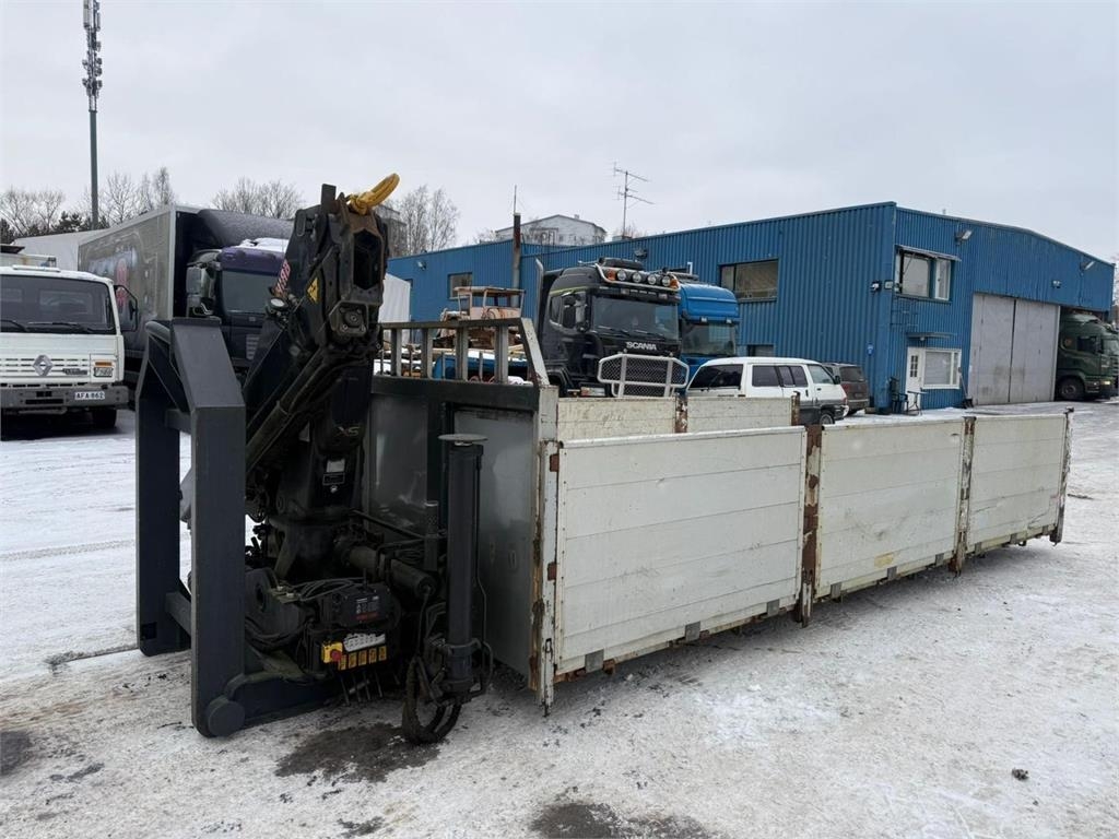 Nosturilava Hiab 077 - 2 radiolla