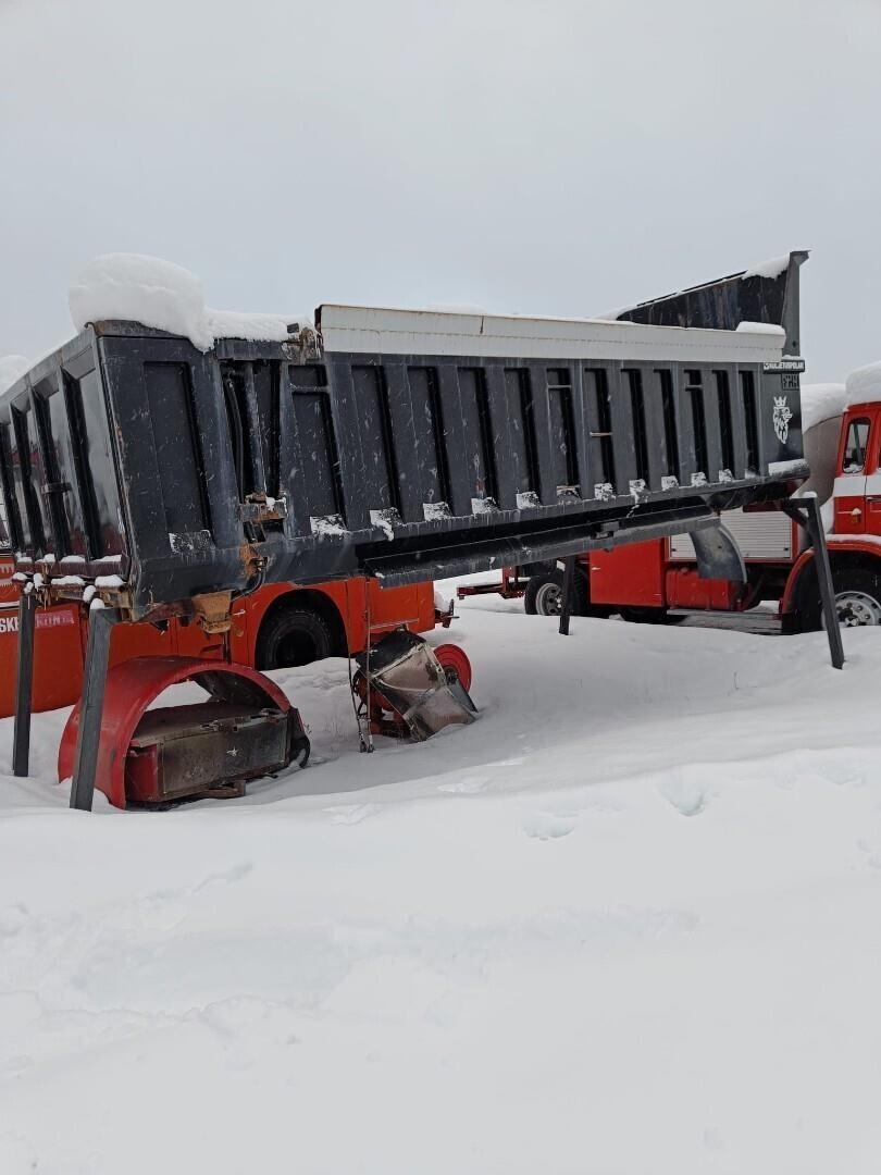 Scania Kivilava 5.8m pitkä kolmikaatosaranat
