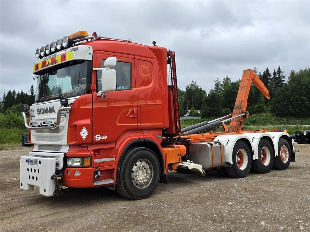 Scania R560 8X4 Tiehoitoauto