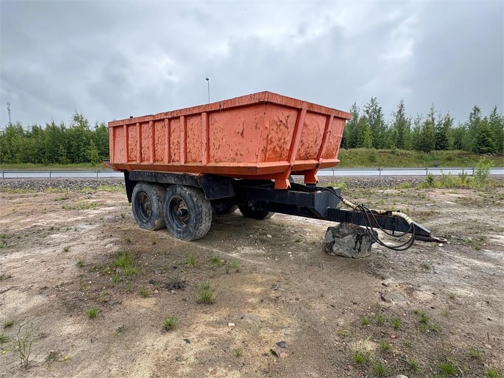 Tantra traktorin louhoskärry