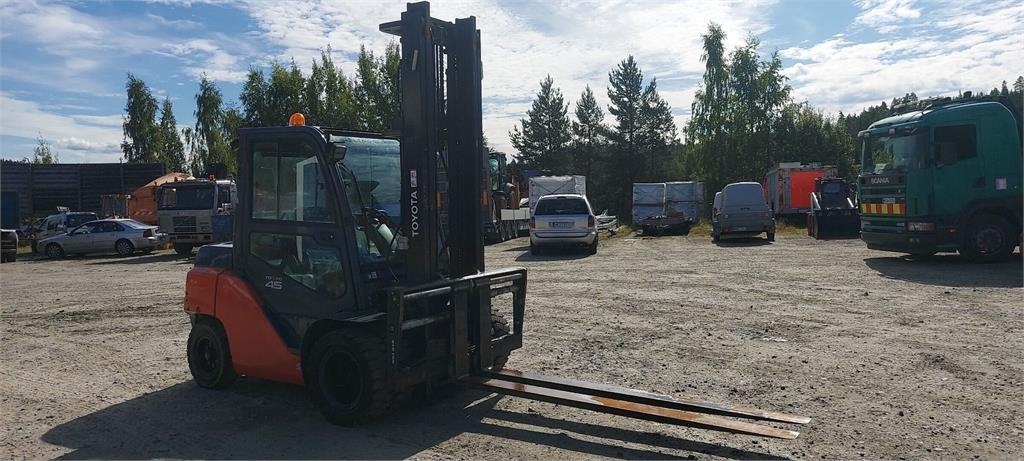 Toyota 4500kg tõstejõud / 4,5m tõstekõrgus kuva 10