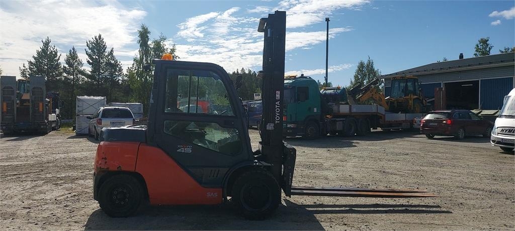 Toyota 4500kg tõstejõud / 4,5m tõstekõrgus kuva 3