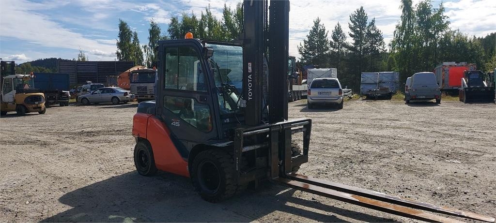 Toyota 4500kg tõstejõud / 4,5m tõstekõrgus kuva 5
