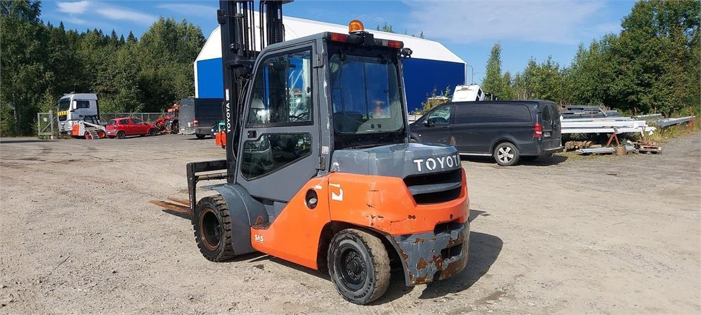 Toyota 4500kg tõstejõud / 4,5m tõstekõrgus kuva 7