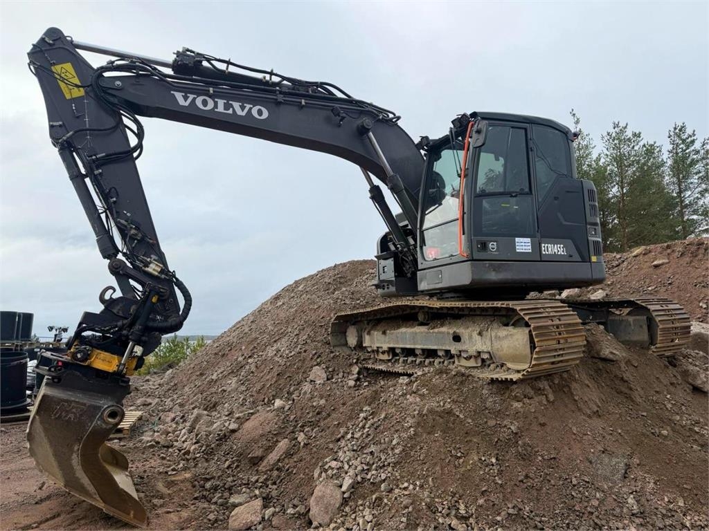 Pelle sur chenilles Volvo ECR145EL, Engcon, kauha, Rasvari, Eberspächer — occasion 2017, 8 875 h