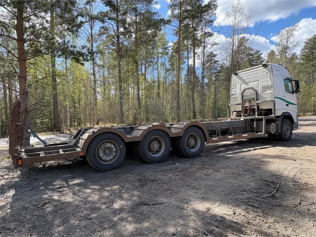 Volvo FH420 8x4 Tridem Paperipiirturi Metsäkoneritilä