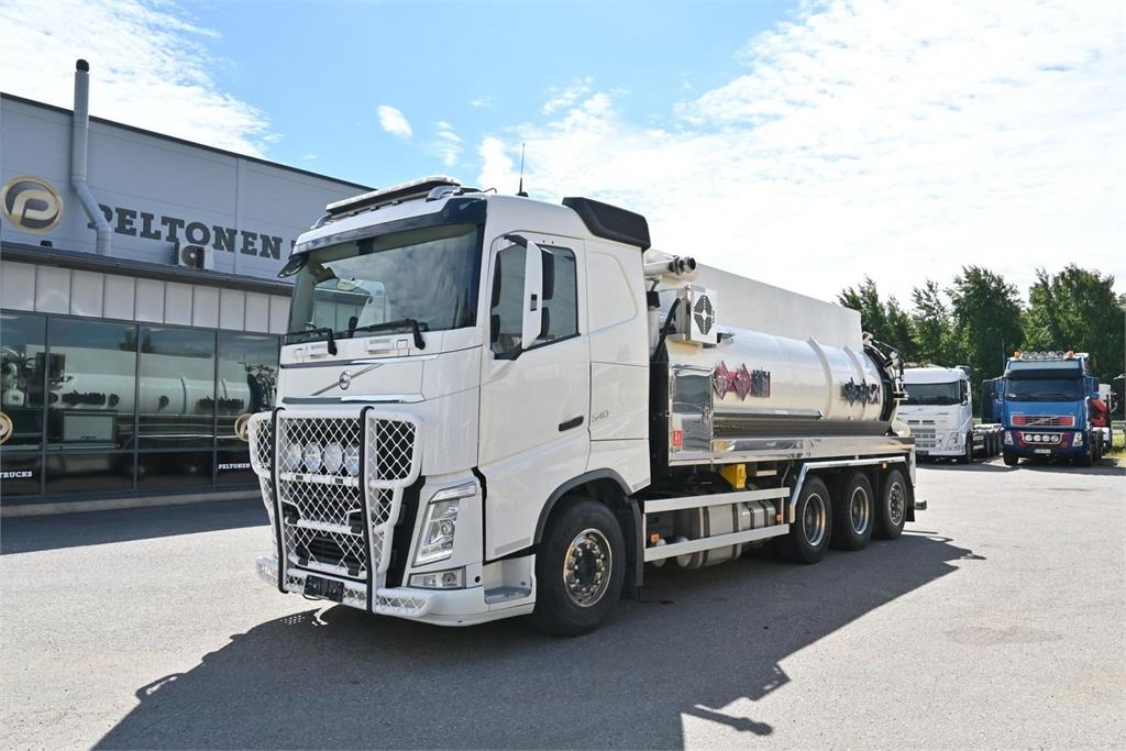 Volvo FH540 8x4*4 ADR