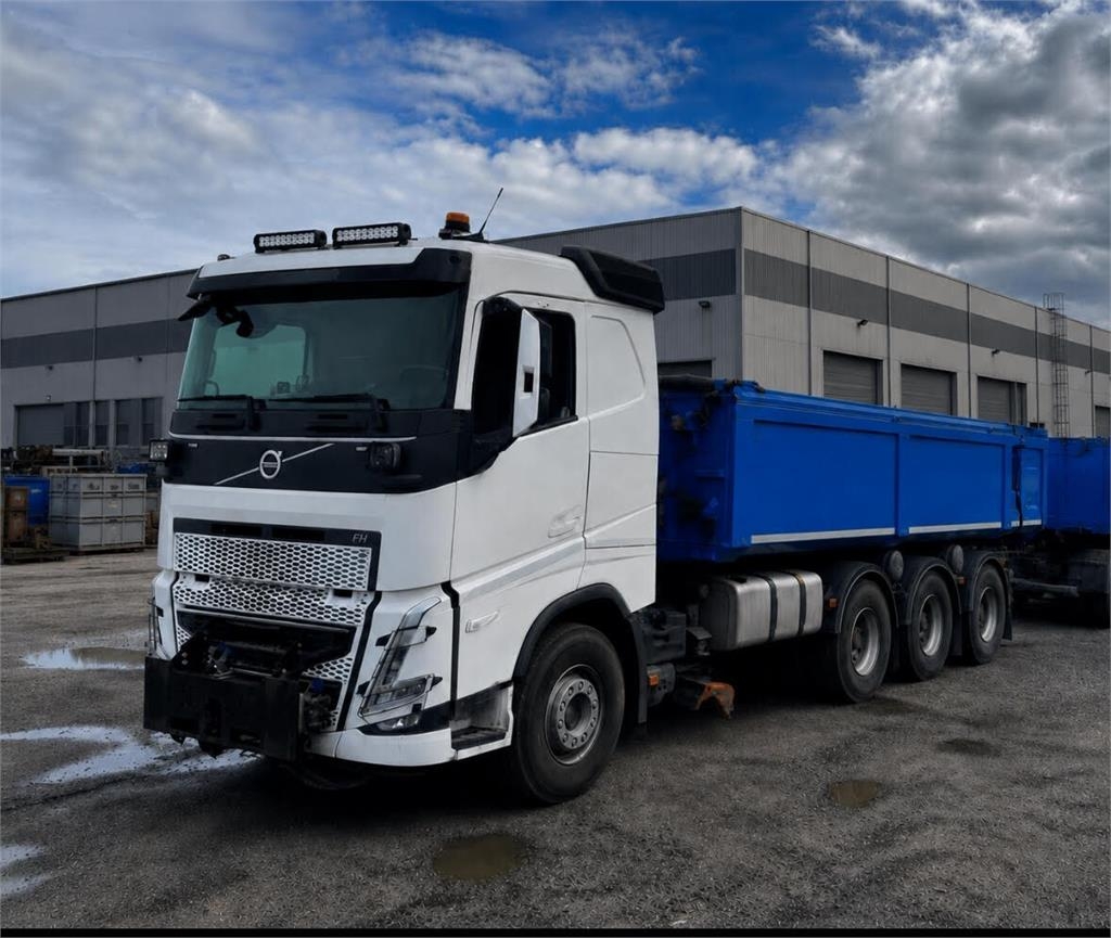 Volvo FH540 8x4 tridem+ Jyki 5 akselinen kasettivaunu