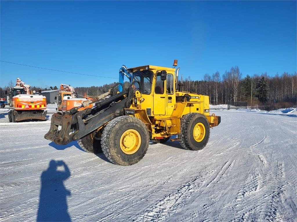 Volvo L90