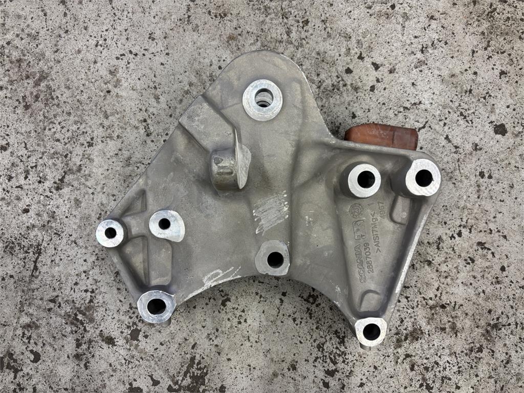 Scania aluminium fäste 2887039
