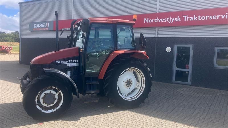 New Holland TS 100