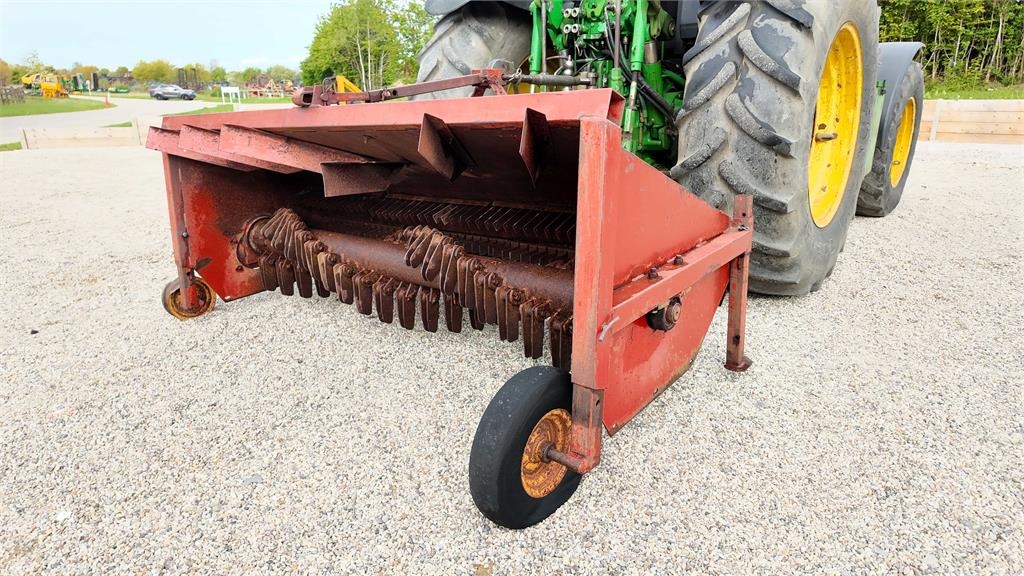 Bamlett mounted straw chopper