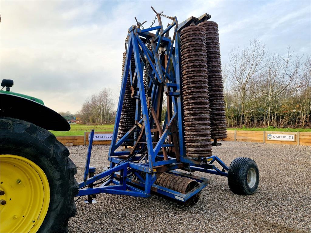 Dal-Bo 1220 Rollomat 12.2m Vertical Fold Rolls
