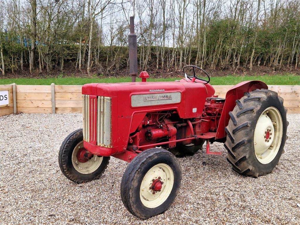 International B414 Diesel Vintage Tractor