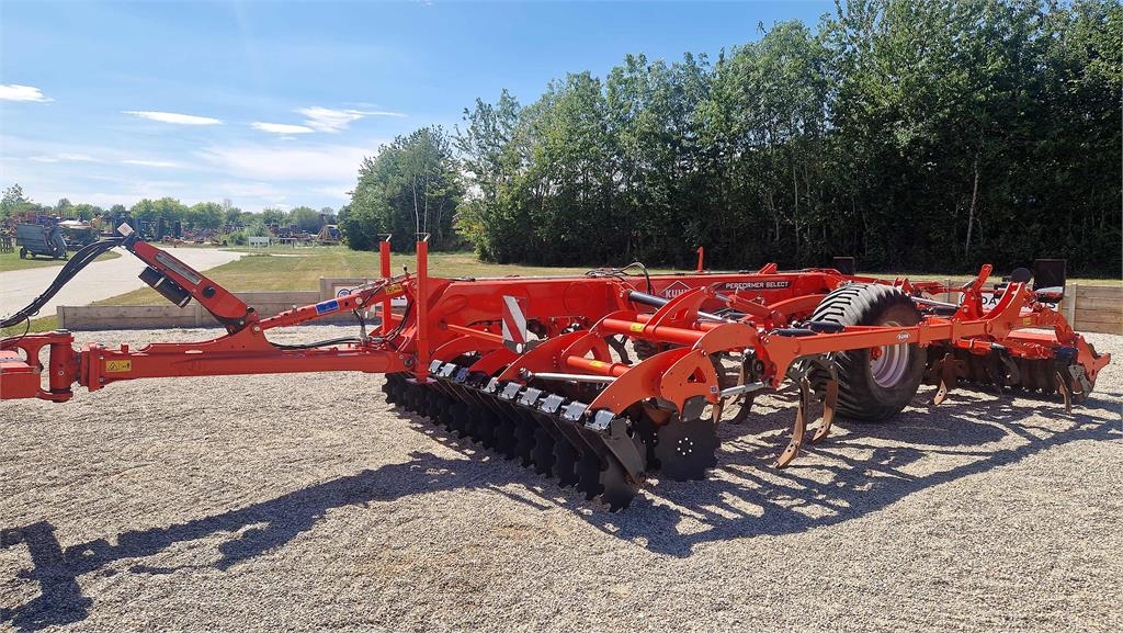 Kuhn Performer 4000 4m Cultivator