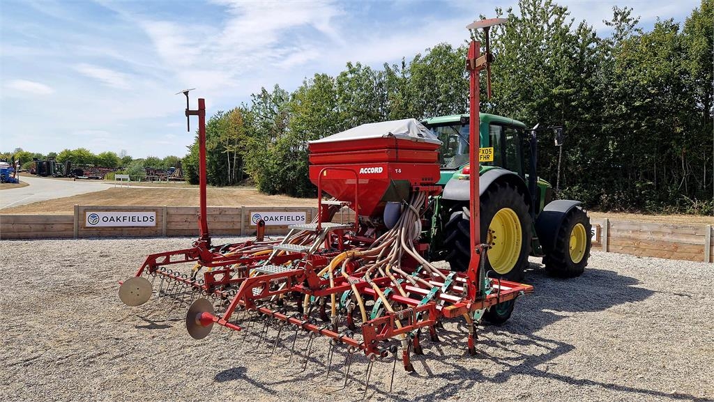 Kverneland 4.8M TS tine drill