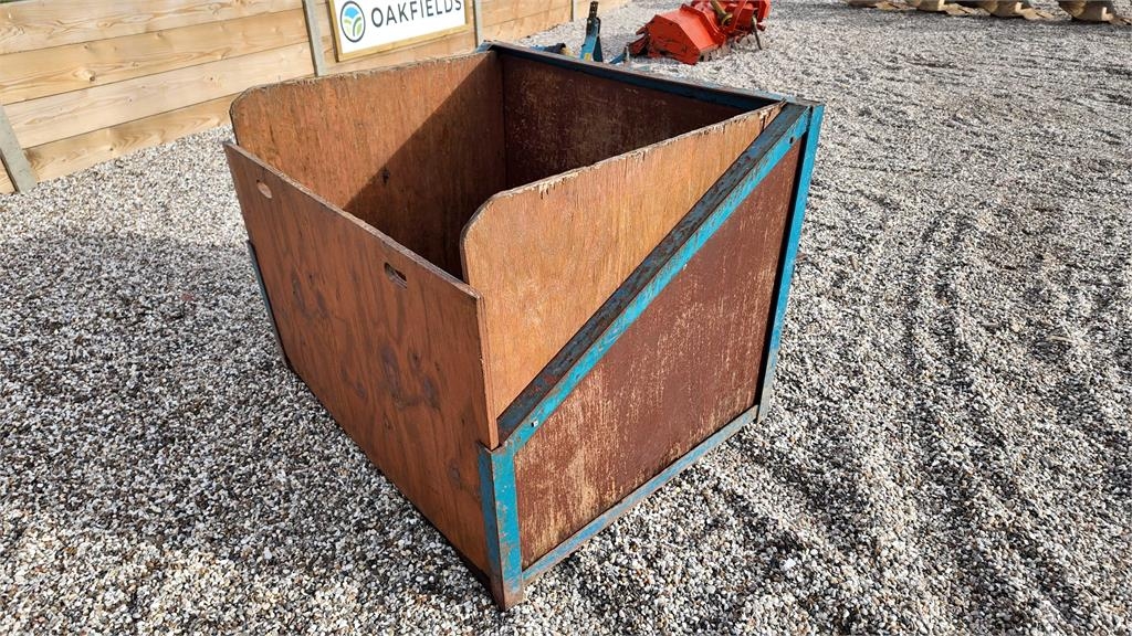 Linkage Mounted Transport Box