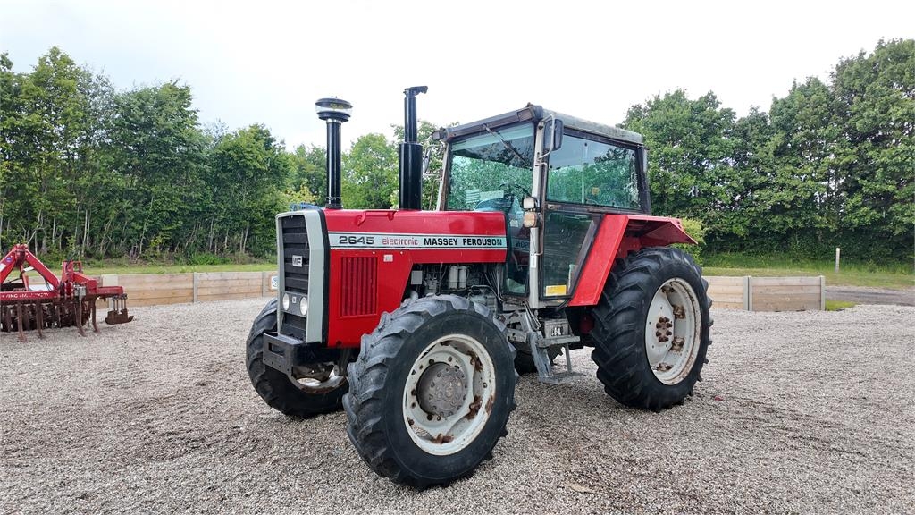 2645 Electronic 4WD Tractor