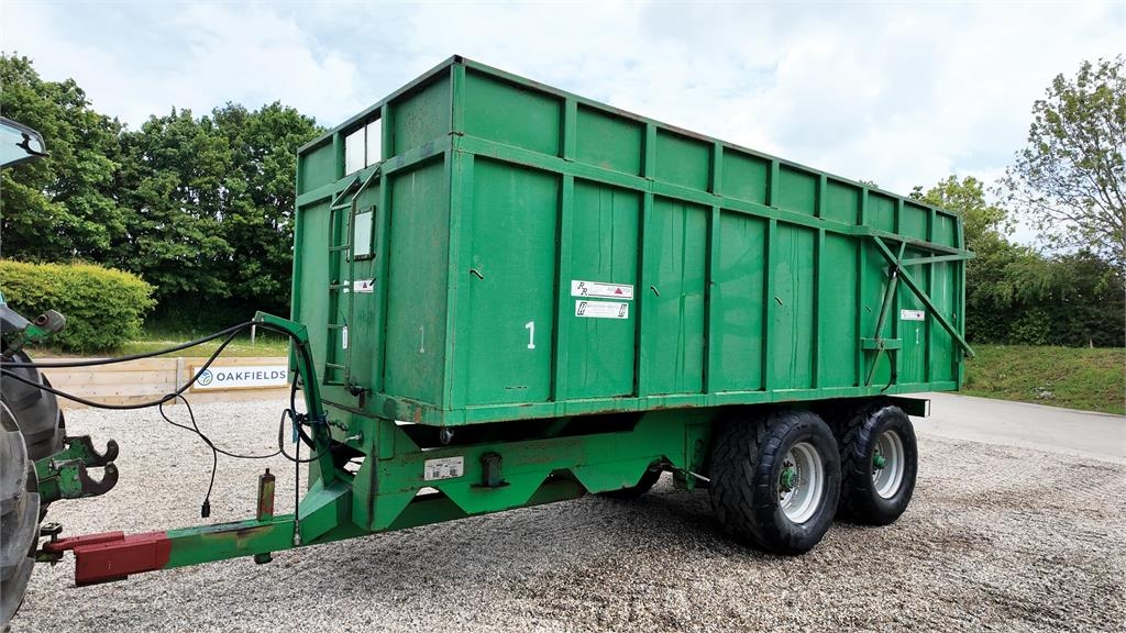 R &amp; R 16 ton grain trailer