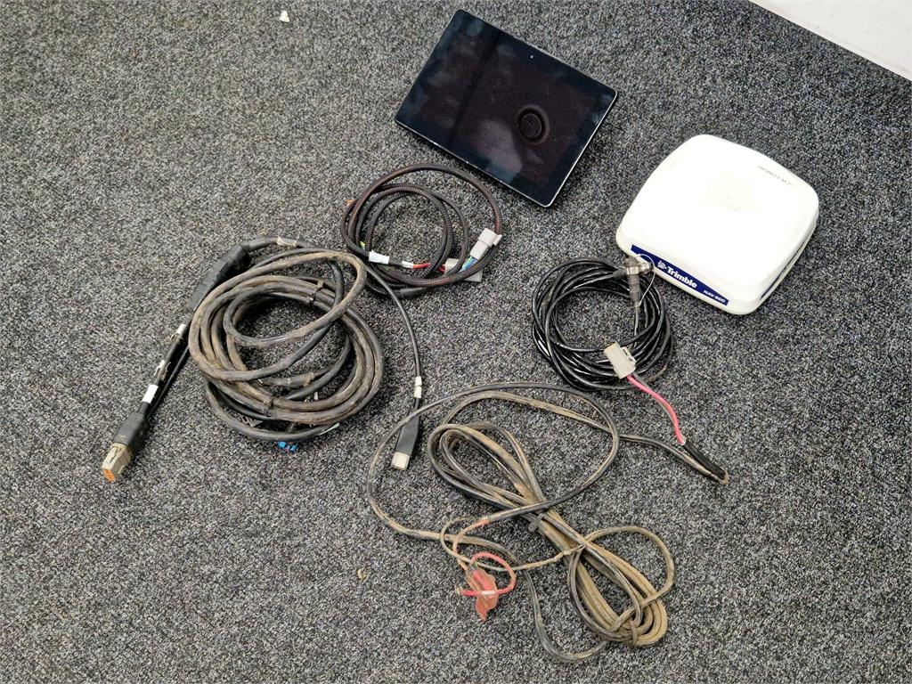 Trimble GFX 750 and NAV 900 GPS Kit