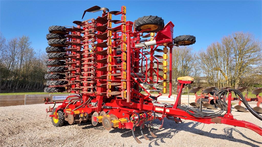 Väderstad Rapid 800S seed drill
