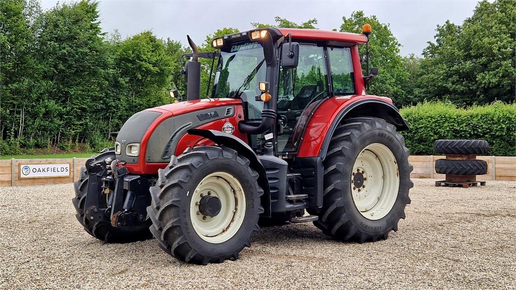 Valtra N142 Versu 4WD Tractor
