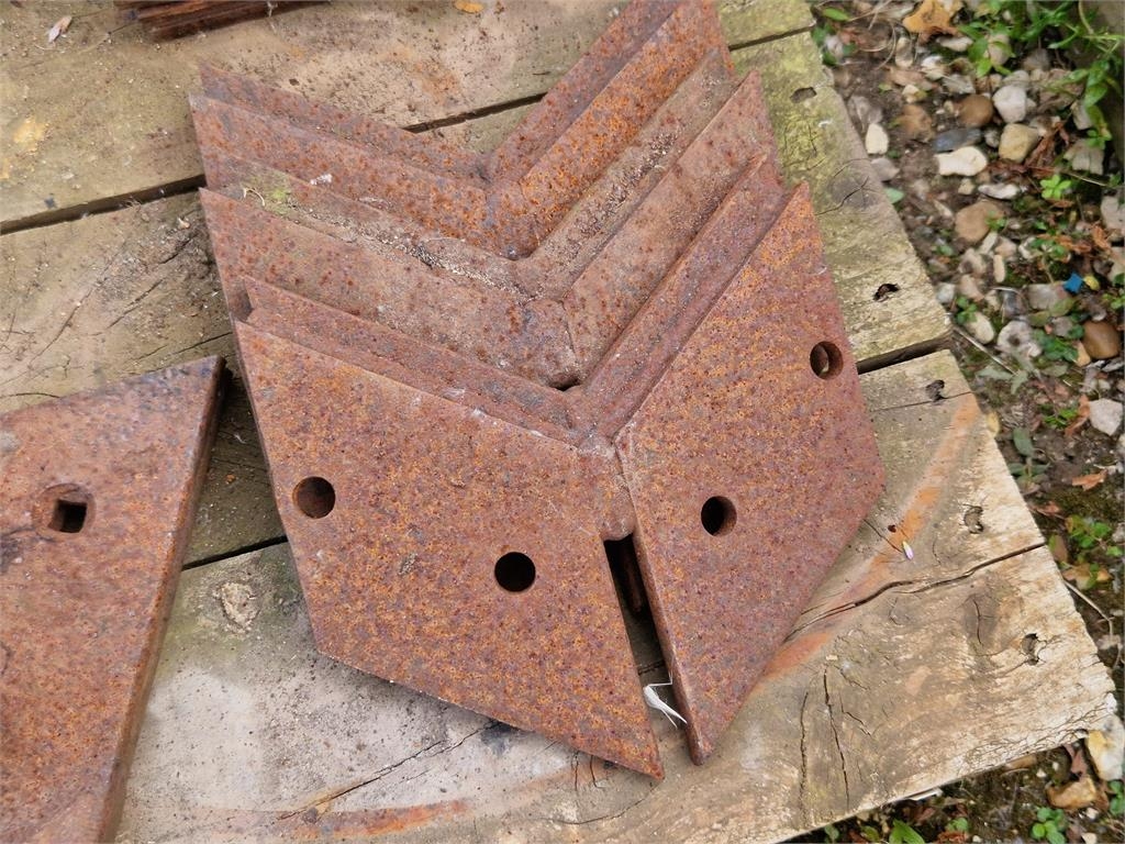 Weld-on Wing Bracket Unit (2 hole) R.H. &amp; L.H.