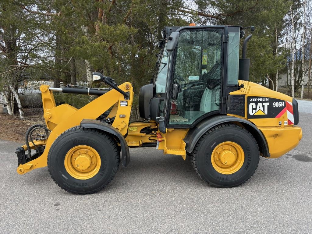 CAT 906H + PIKALIITIN + LISÄHYDRAULIIKKA + KAUHA JA PI
