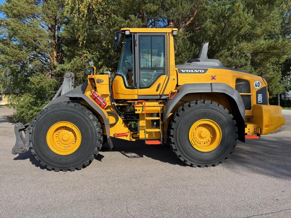 Volvo L110H + PIKALIITIN + KAHDET LISÄHYDRAULIIKAT + CDC