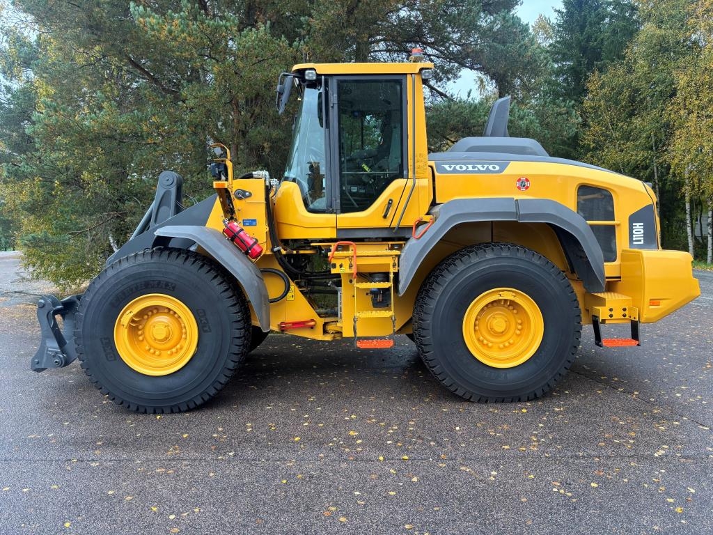 Chargeuse sur pneus Volvo L110H + PIKALIITIN + KAHDET LISÄHYDRAULIIKAT + BSS — occasion 2022, 9 100 h