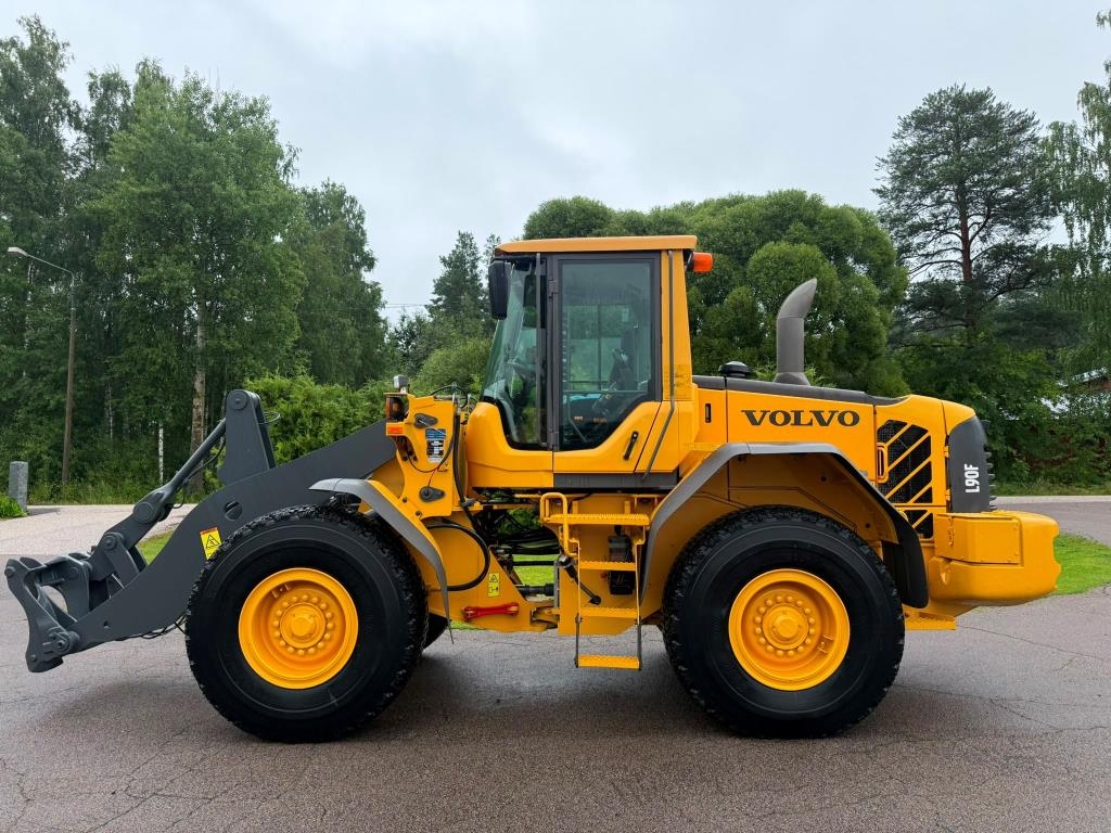Volvo L90F + PITKÄAISA + PIKALIITIN + LISÄHYDRAULIIKKA +