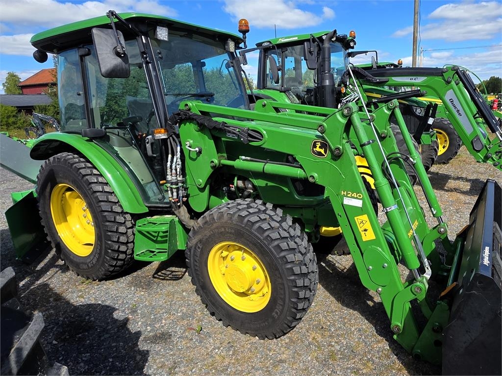 John Deere 5050E