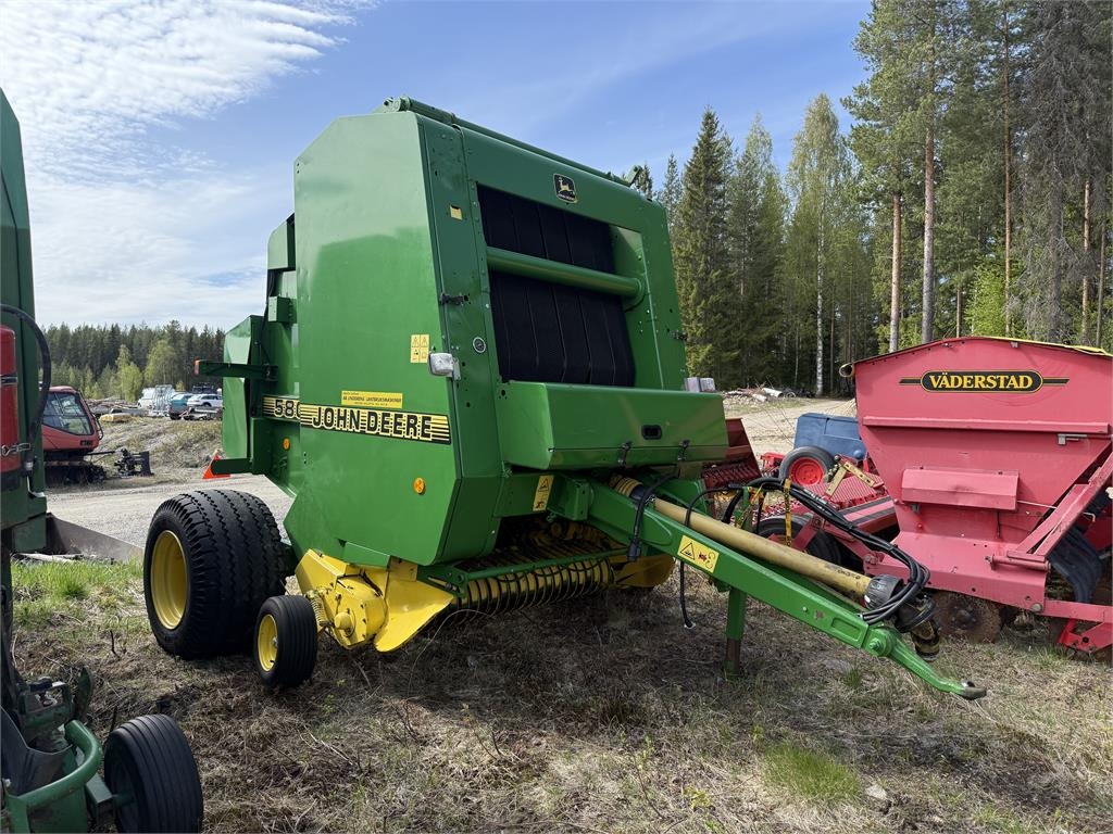 John Deere 580 rundbalspress