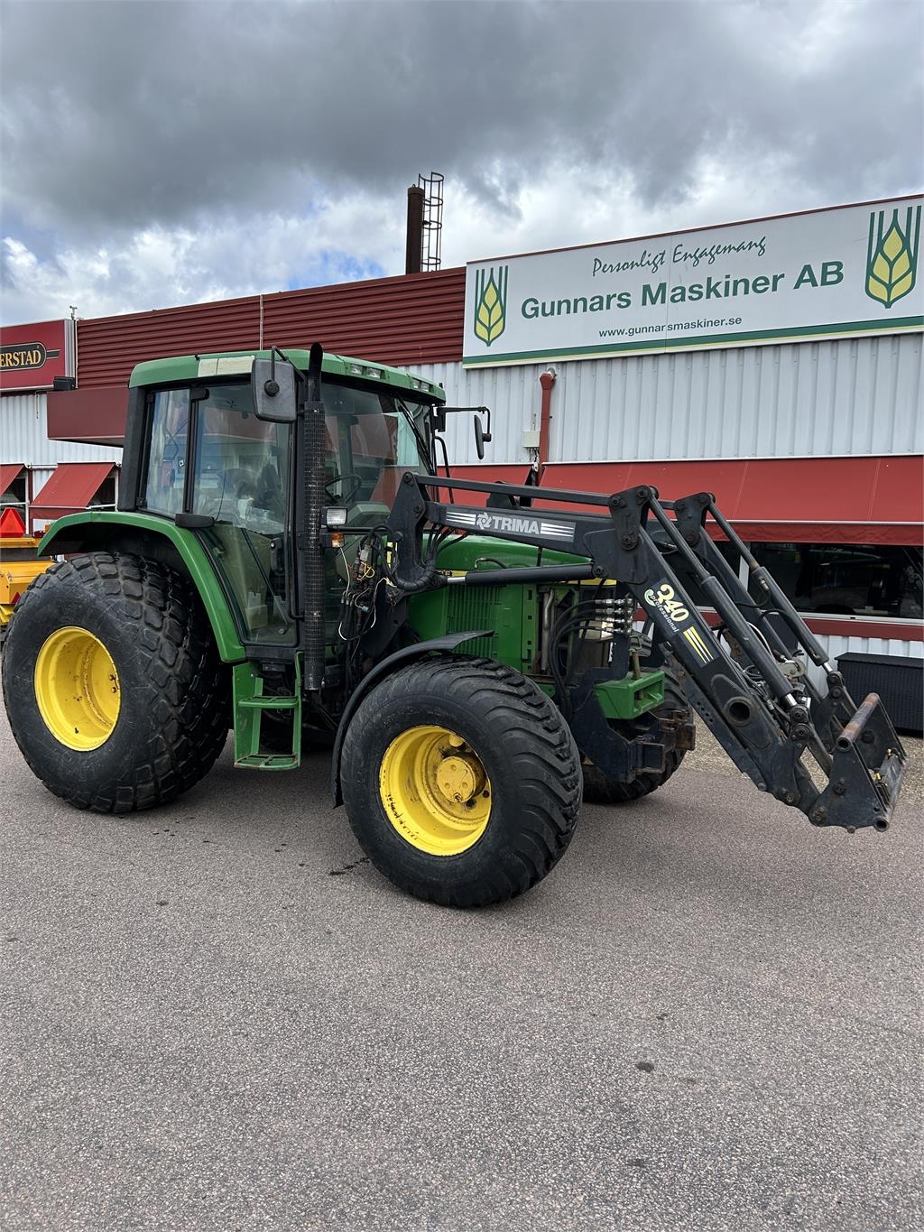 John Deere 6110 TRAKTOR -2001