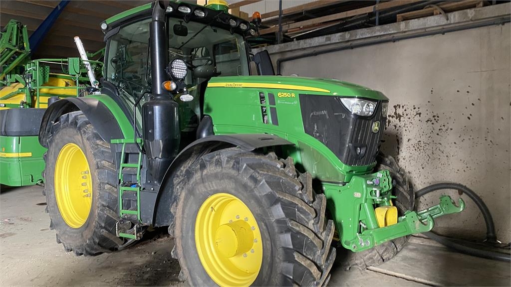 6250R C-PRO TRAKTOR 50 KM