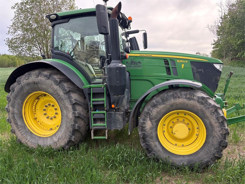 John Deere 6250R TRAKTOR