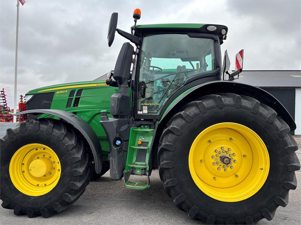 John Deere 6250R TRAKTOR