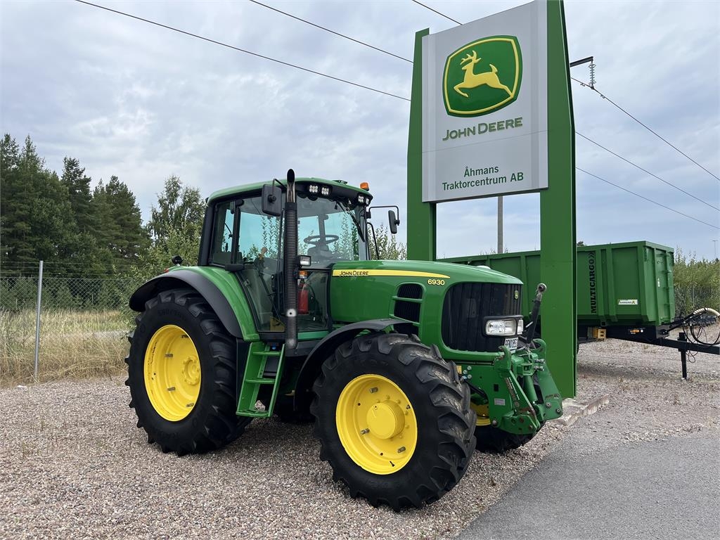 John Deere 6930