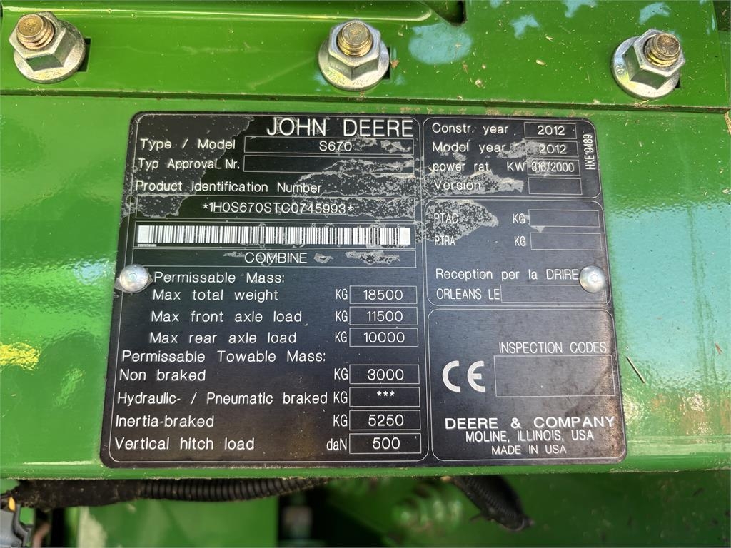 John Deere S670 SKÖRDETRÖSKA 25 FOT