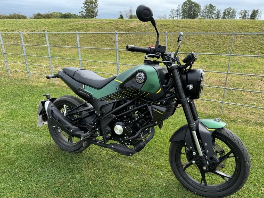 Benelli 125 Leoncino